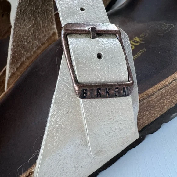 Birkenstock Gizeh Sandal in Graceful Pearl White - Picture 3 of 15